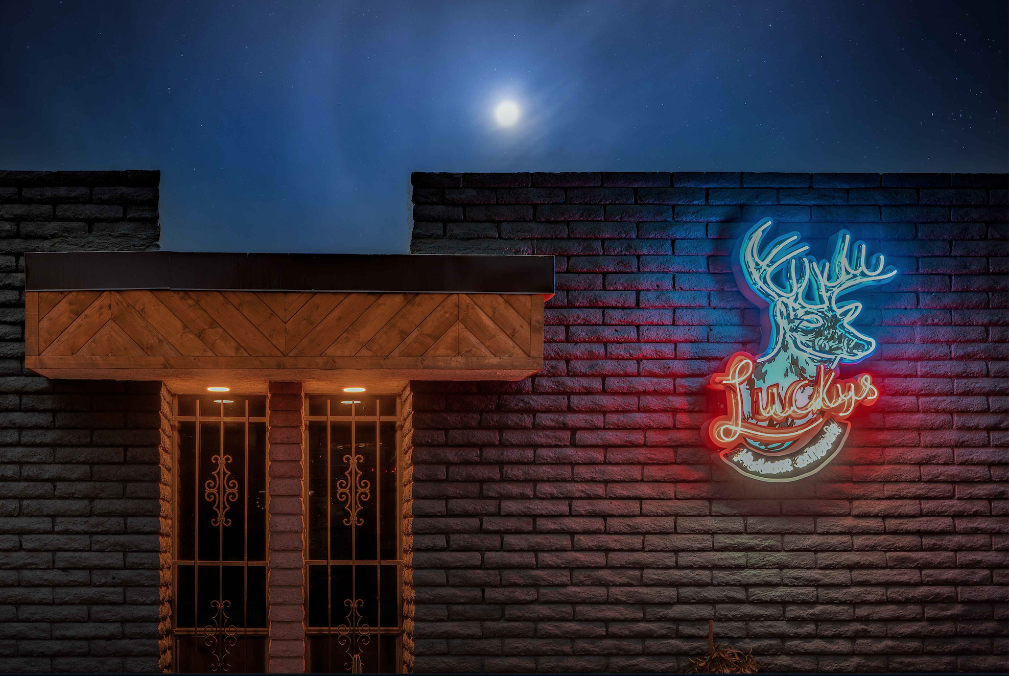 Lucky's PHX: Neighborhood Bar & Patio in Roosevelt Row, Phoenix